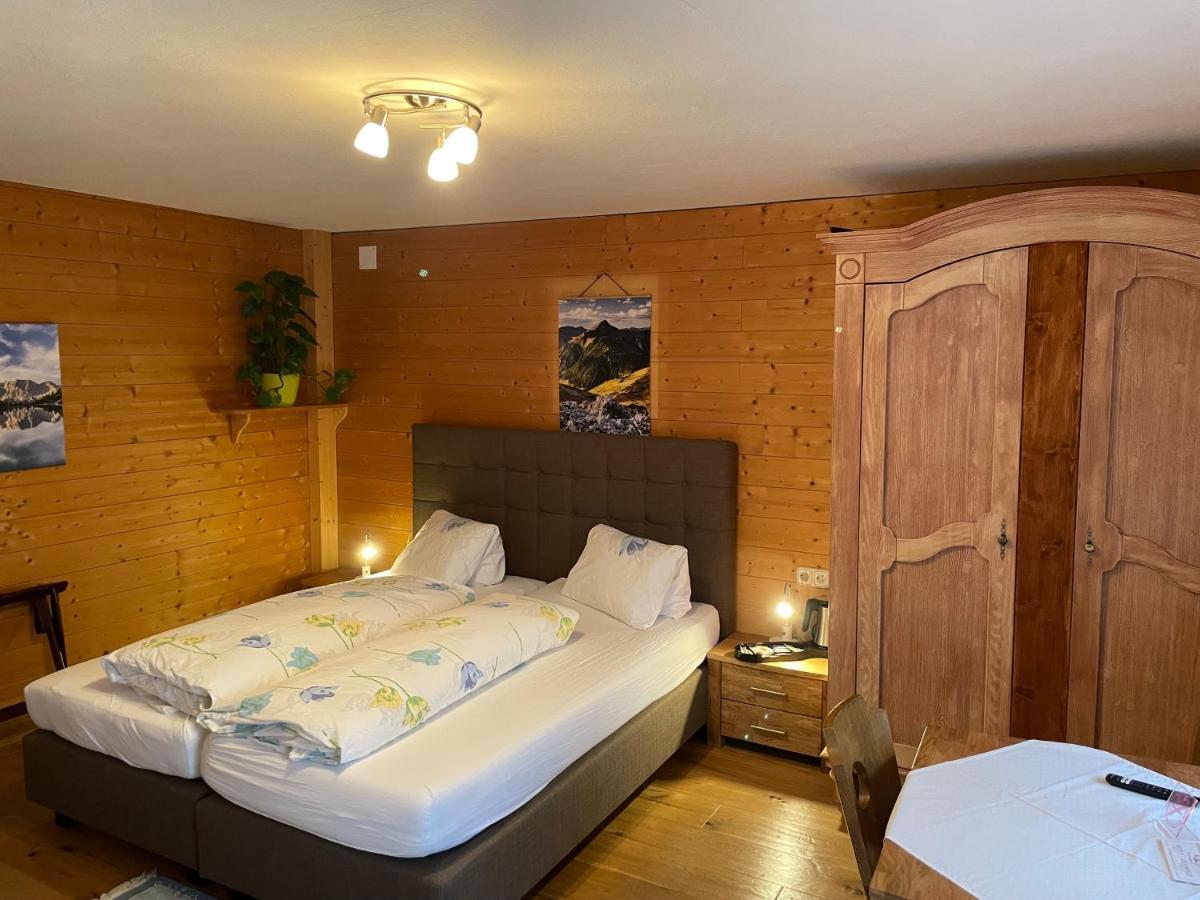 Gaestehaus Zugspitzblick Berwang Kültér fotó